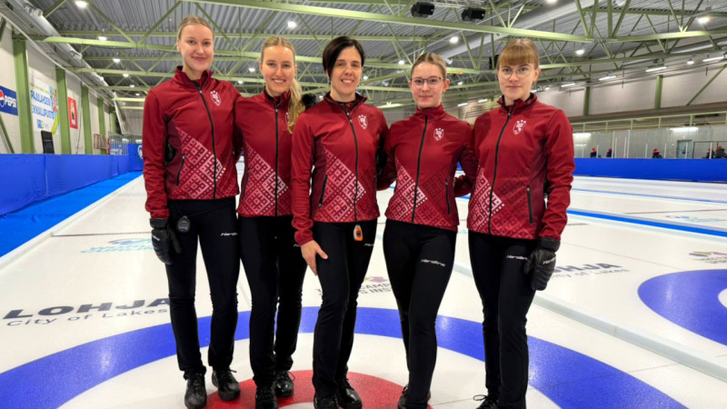 Abas kērlinga izlases Eiropas čempionātu sāk ar uzvarām pār Slovēniju