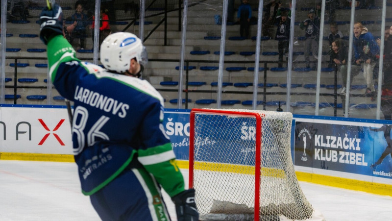 Larionovam pa ripai četrās spēlēs pēc kārtas, Melnalksnim 1+2 Šveicē, Daugaviņa cīņu neturpina