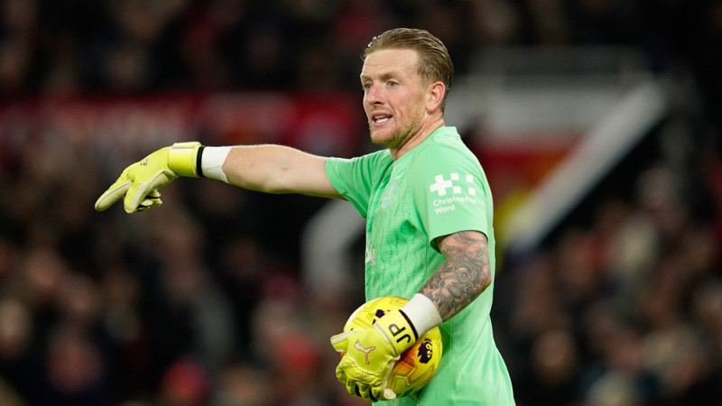 Nepārspējamais Pikfords palīdz "Everton" mazākumā nosargāt uzvaru pret MU