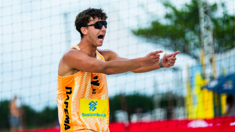 Pļaviņš/Fokerots efektīgi iekļūst gada pēdējā turnīra pusfinālā