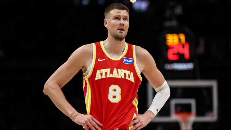 Porziņģis saber ceturtdaļsimtu, "Hawks" ļauj Jokičam veikt ievērojamu atspēlēšanos