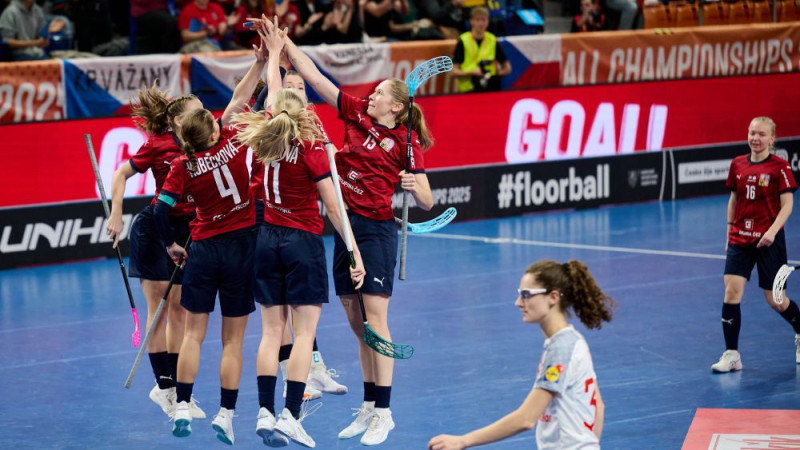 Čehija tiek galā ar Šveici, kļūstot par grupas uzvarētāju