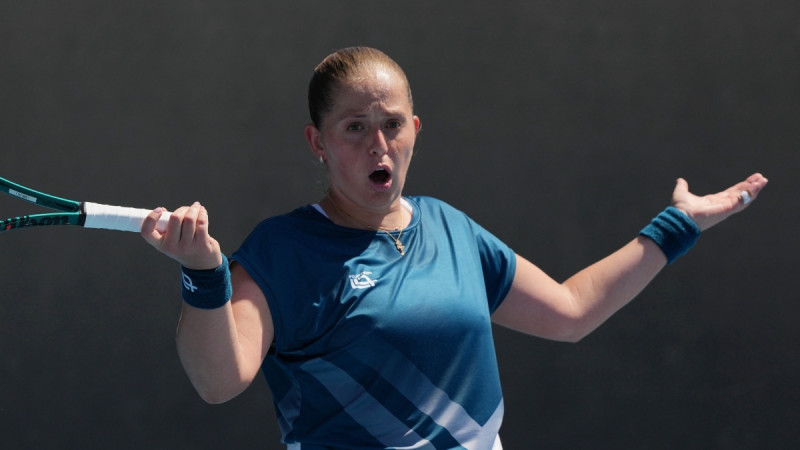 "Australian Open" otrajā kārtā Ostapenko piekāpjas triju setu spēlē