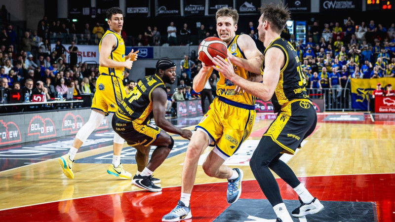 Mejeris stabili noderīgs un palīdz uzveikt Polijas augšgala vienību