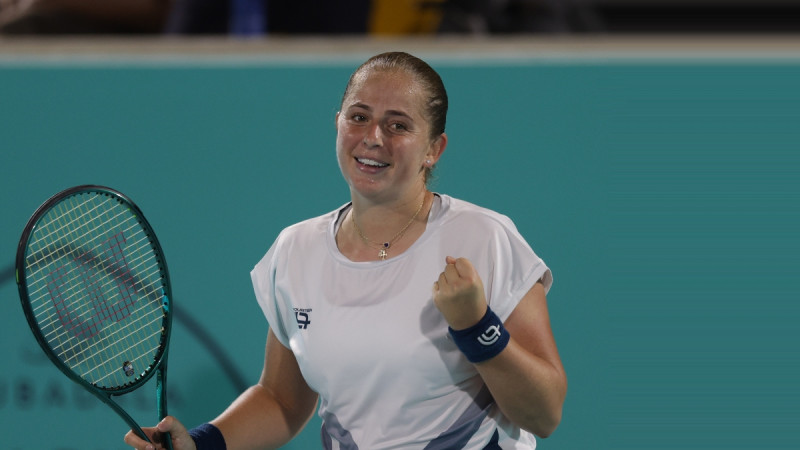 Ostapenko mērķēs uz karjeras pirmo Abū Dabī 1/4 finālu