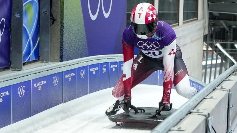 Skeletonists Indriksons pēc trešā brauciena pozīciju saglabā