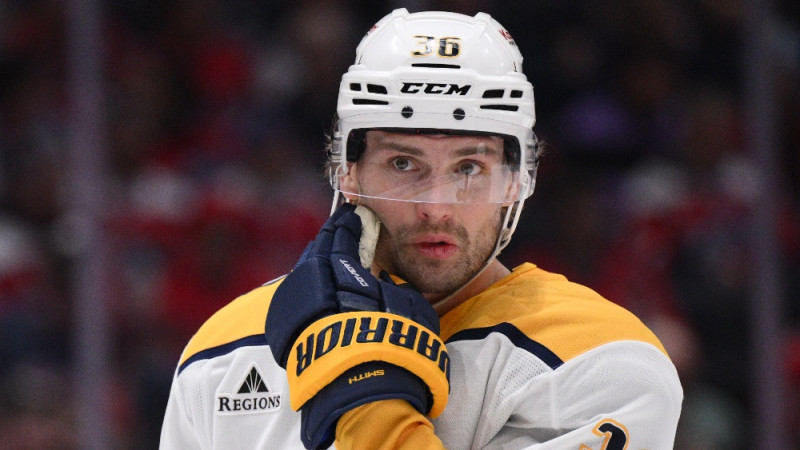 NHL uzbrucēju aizmaina pēc nospēlētām trīs sekundēm