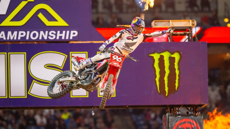 Hanters Lorenss triumfē Indianapolisas superkrosa trillerī