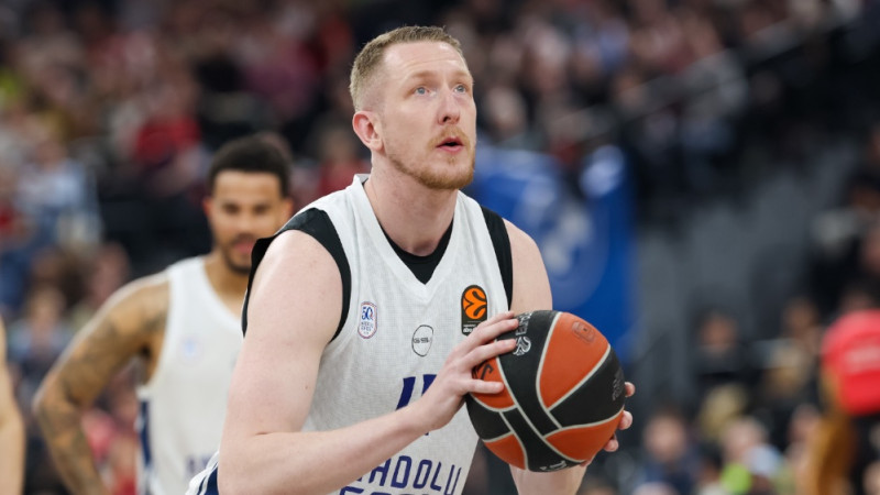 Latvijas izlases uzbrucējs Šmits pēc divām sezonām pamet Turcijas basketbola grandu