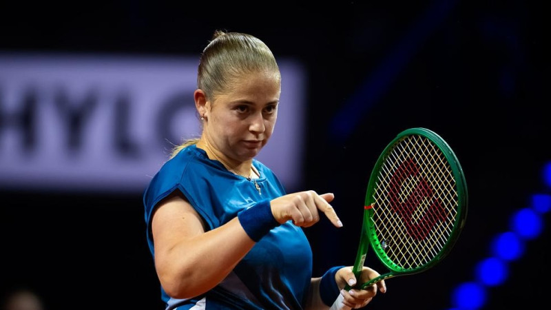 Štutgartes ievadā Ostapenko izlaiž pārsvaru un piekāpjas "top 10" tenisistei