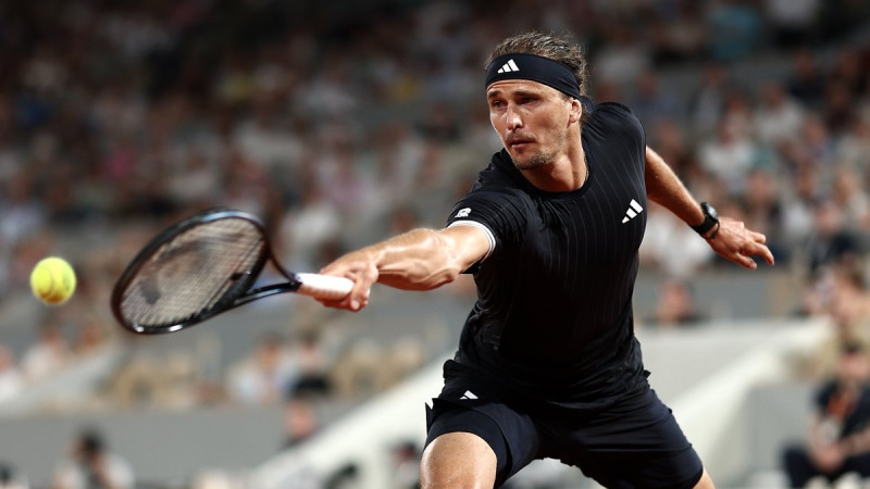 Zverevs iesoļo "French Open" 1/4 finālā
