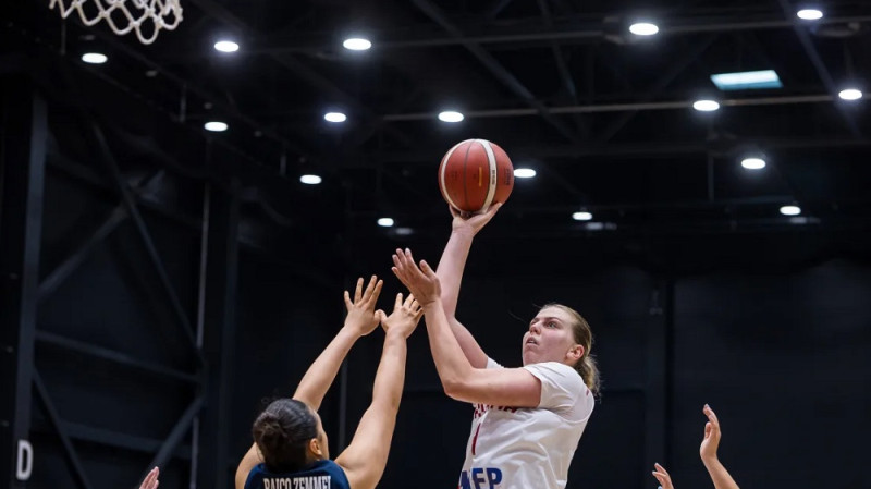 Roberta Blūma studiju biedrei Eiropas U20 rekords atlēkušajās bumbās
