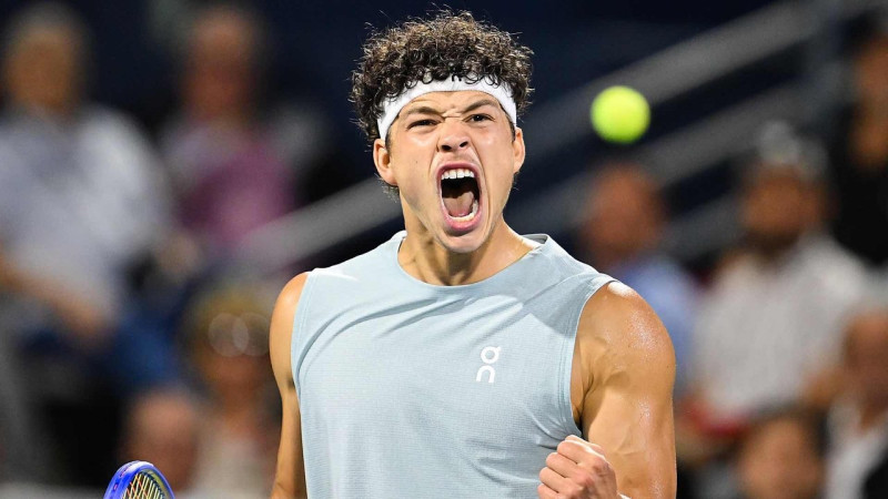 Šeltons triumfē Monreālas "Masters", izcīnot septīto ATP titulu