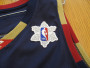 Visas komandas, izņemot Dalasas Mavericks, sezonas atklāšanas spēlē dosies ar šādu sniegpārslu - NBA logo uz krekliem.